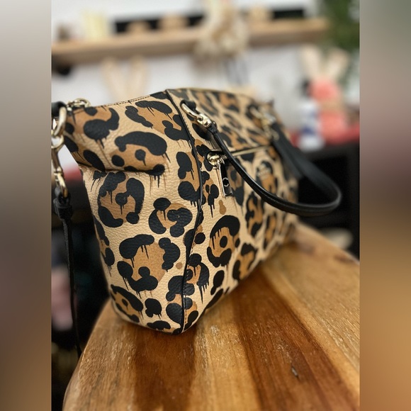 Coach Purse - Picture 6 of 12